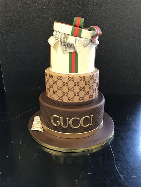 gâteau gucci femme|gucci birthday cake.